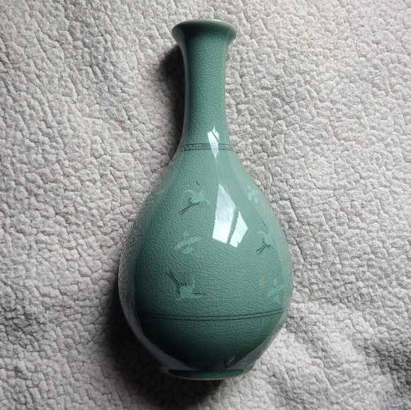 VINTAGE ASIAN KOREAN CELADON CRACKLE GREEN PORCELAIN VASE - Picture 1 of 8